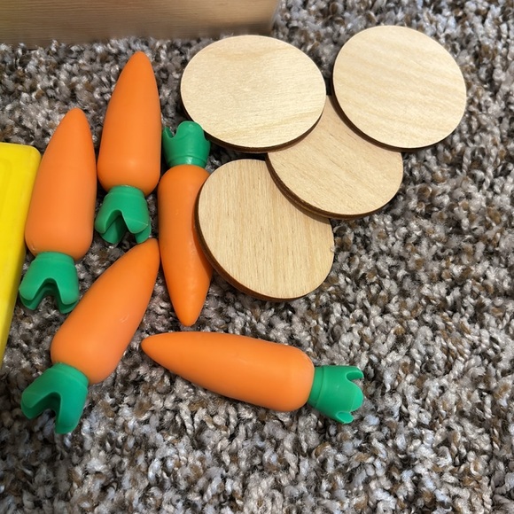 LOVEVERY Coin & Carrot Box - Picture 6 of 6